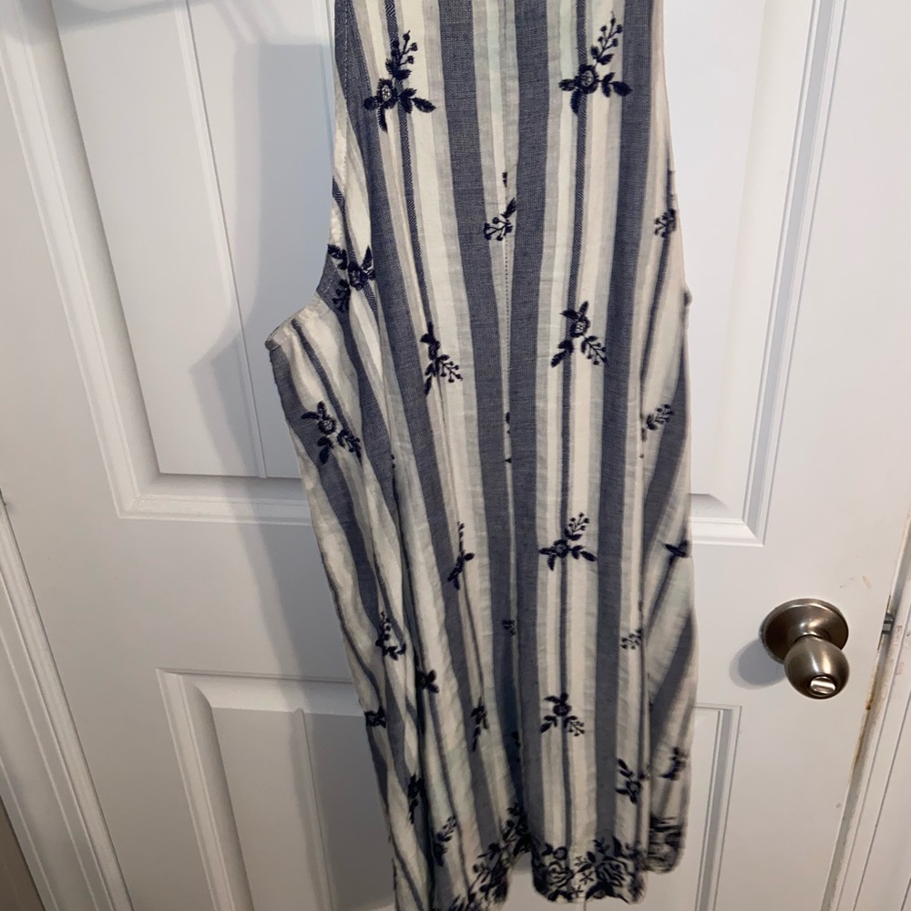 Detailed straight dress
